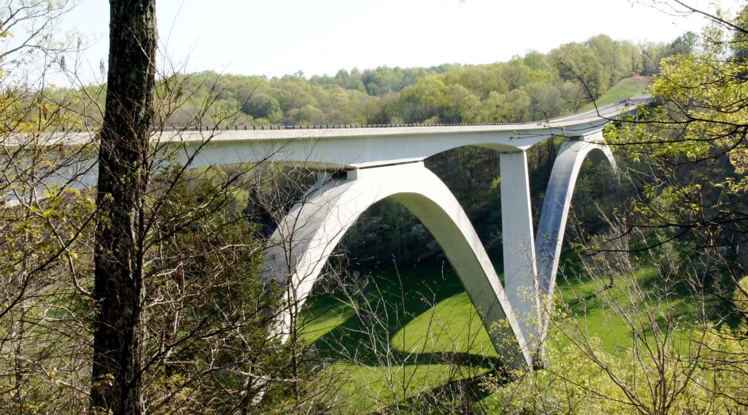 Birdsong Double Hollow Arch Bridge - Natchez Trace . Walkway