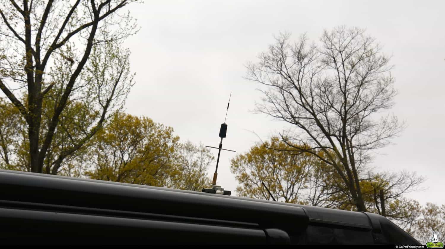 Signal Boosting Roof Antenna