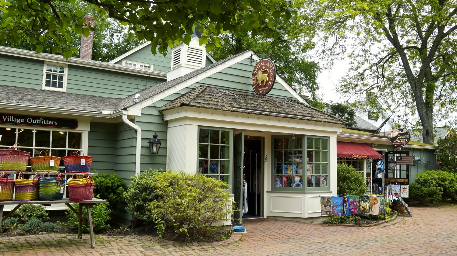 Dog Friendly Peddlers Village - Bucks County, PA