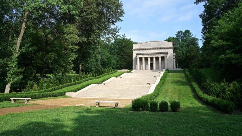 Kentucky's Top Pet Friendly Attraction: Abraham Lincoln Birthplace | GoPetFriendly.com