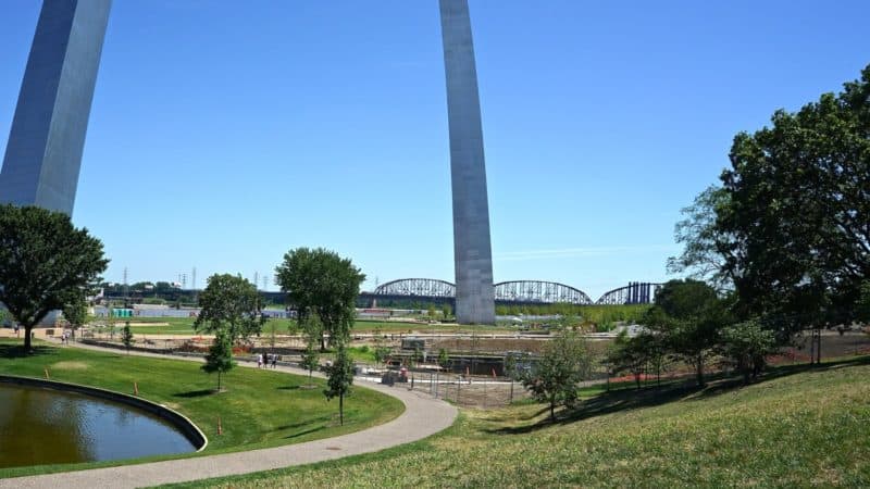 Missouri's Top Pet Friendly Attraction: Gateway Arch Park | GoPetFriendly.com