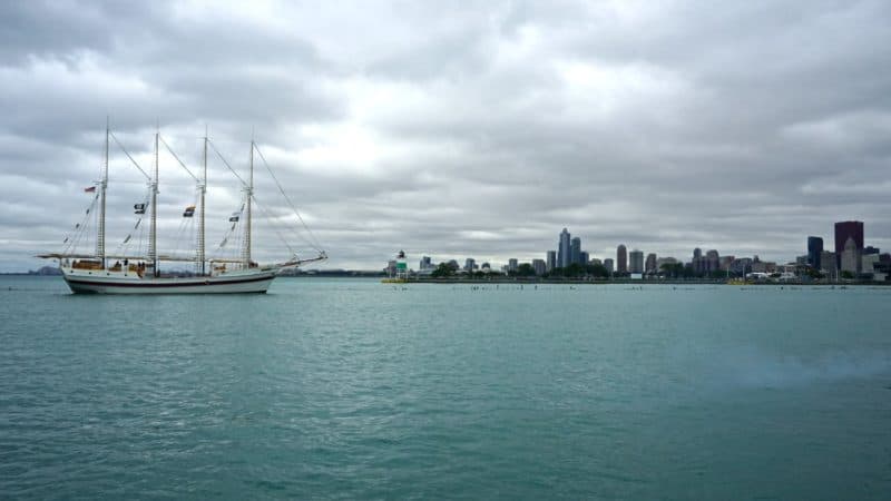 Illinois' Top Pet Friendly Attraction: Chicago Lakefront Trail and Navy Pier | GoPetFriendly.com