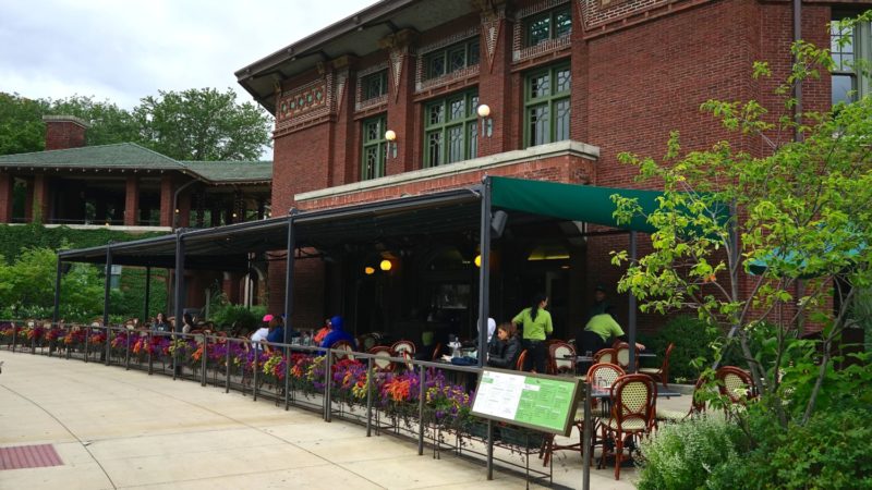 Illinois' Top Pet Friendly Attraction: Chicago Lakefront Trail and Navy Pier | GoPetFriendly.com