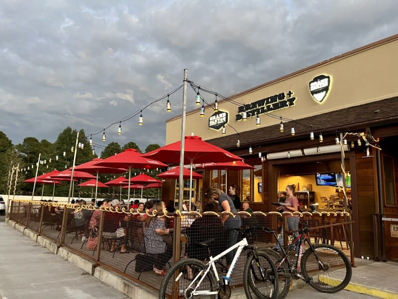 Pet friendly patio at Grand Canyon Brewing in Flagstaff, AZ 