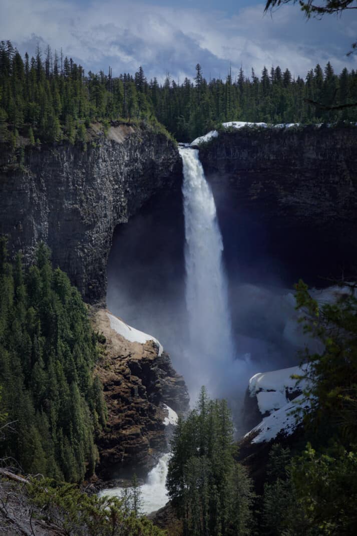 Helmcken Falls, one of Canada's tallest falls plunging out over the gorge edge. Beautiful waterfall in Wells Gray Provincial Park in Clearwater, BC.