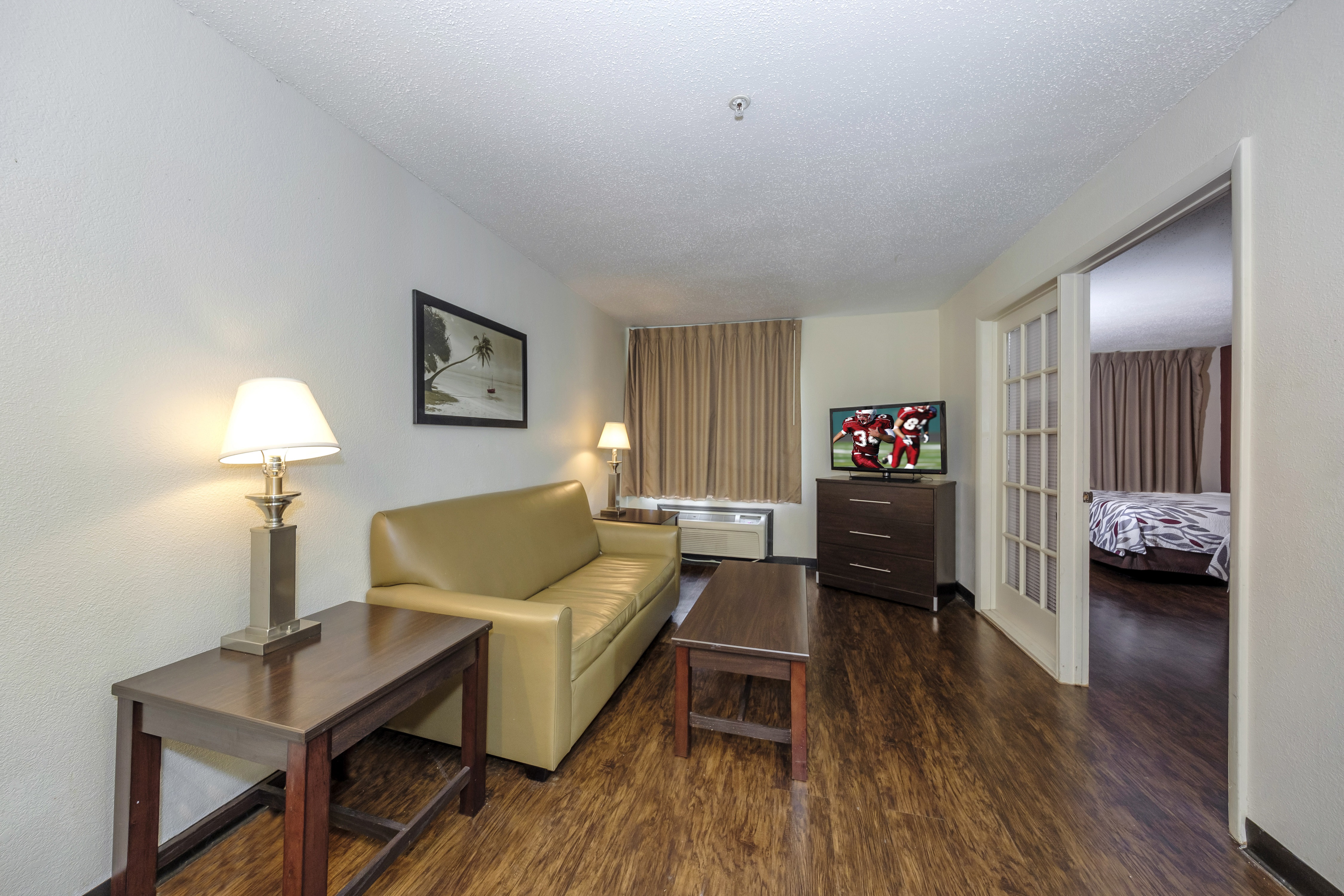 583-suite-2-rooms-2-full-beds.jpg