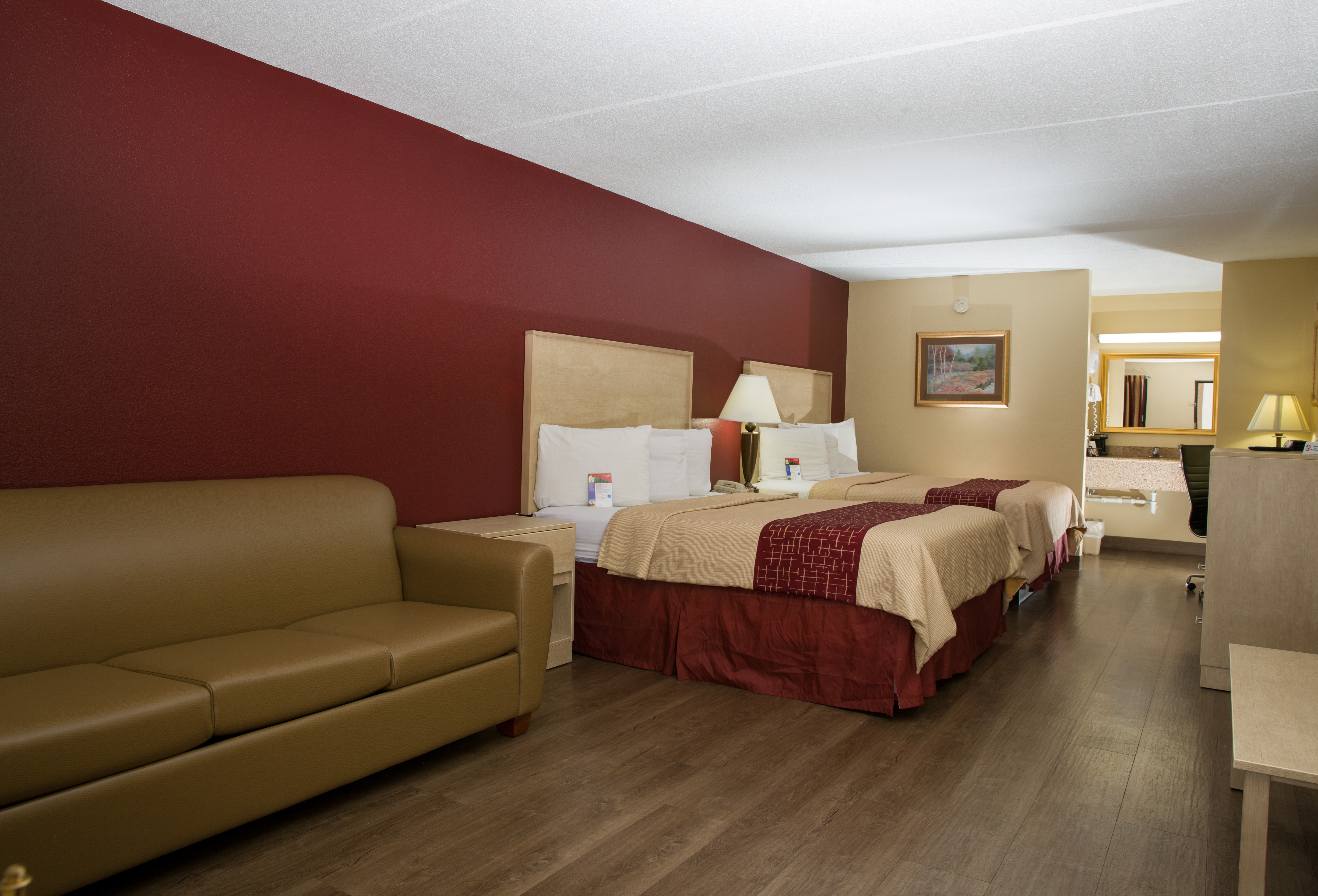 804-suite-2-queen-beds.jpg