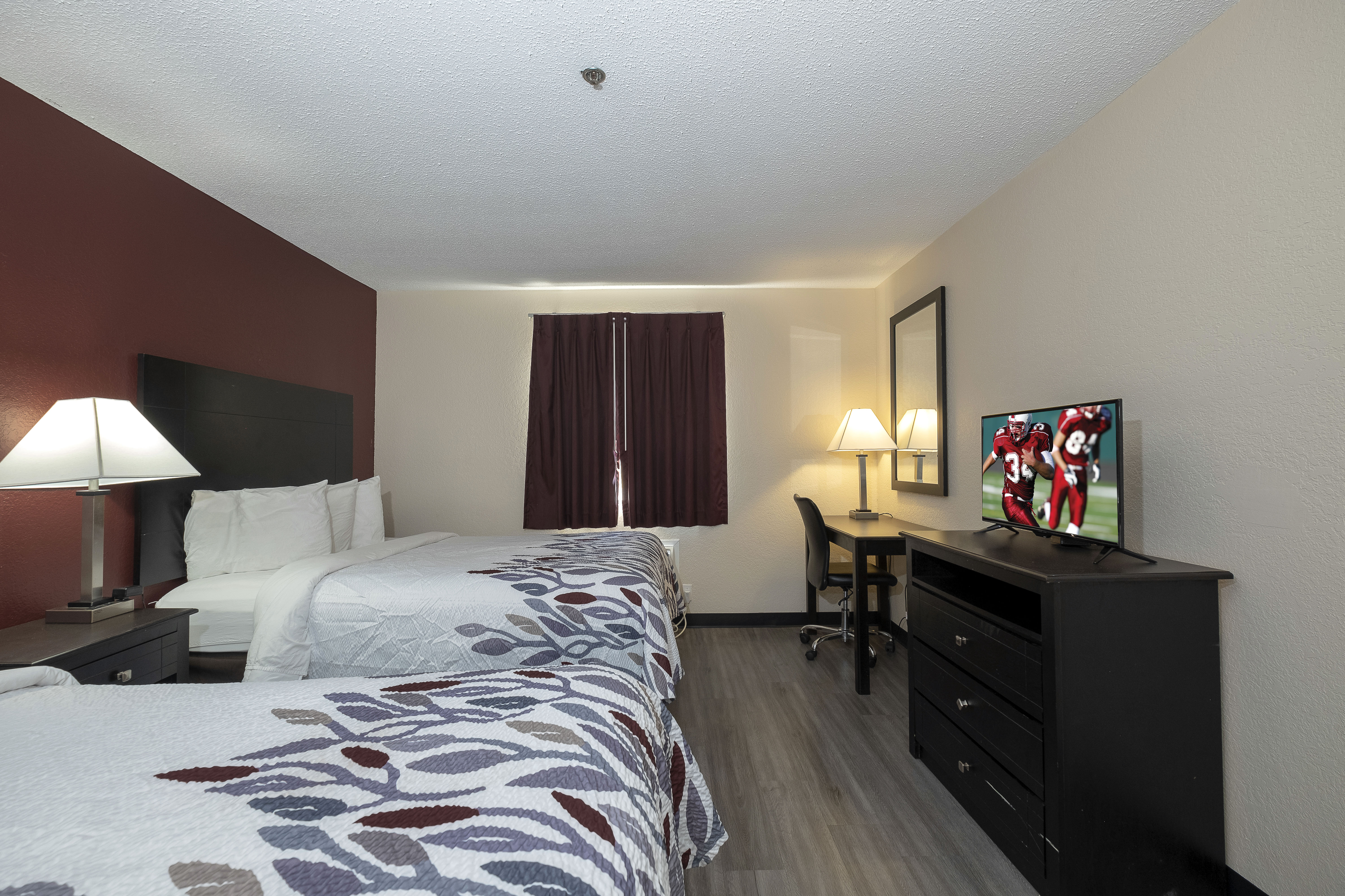 868-suite-2-queen-beds.jpg
