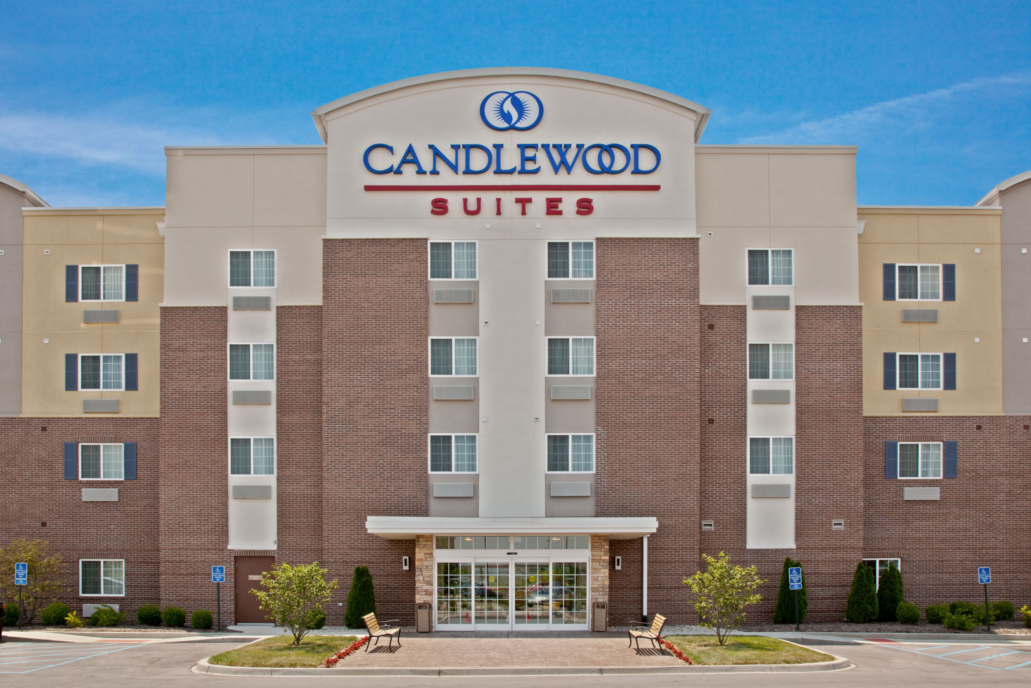 candlewood-suites-clarksville-2533262741-original.jpg