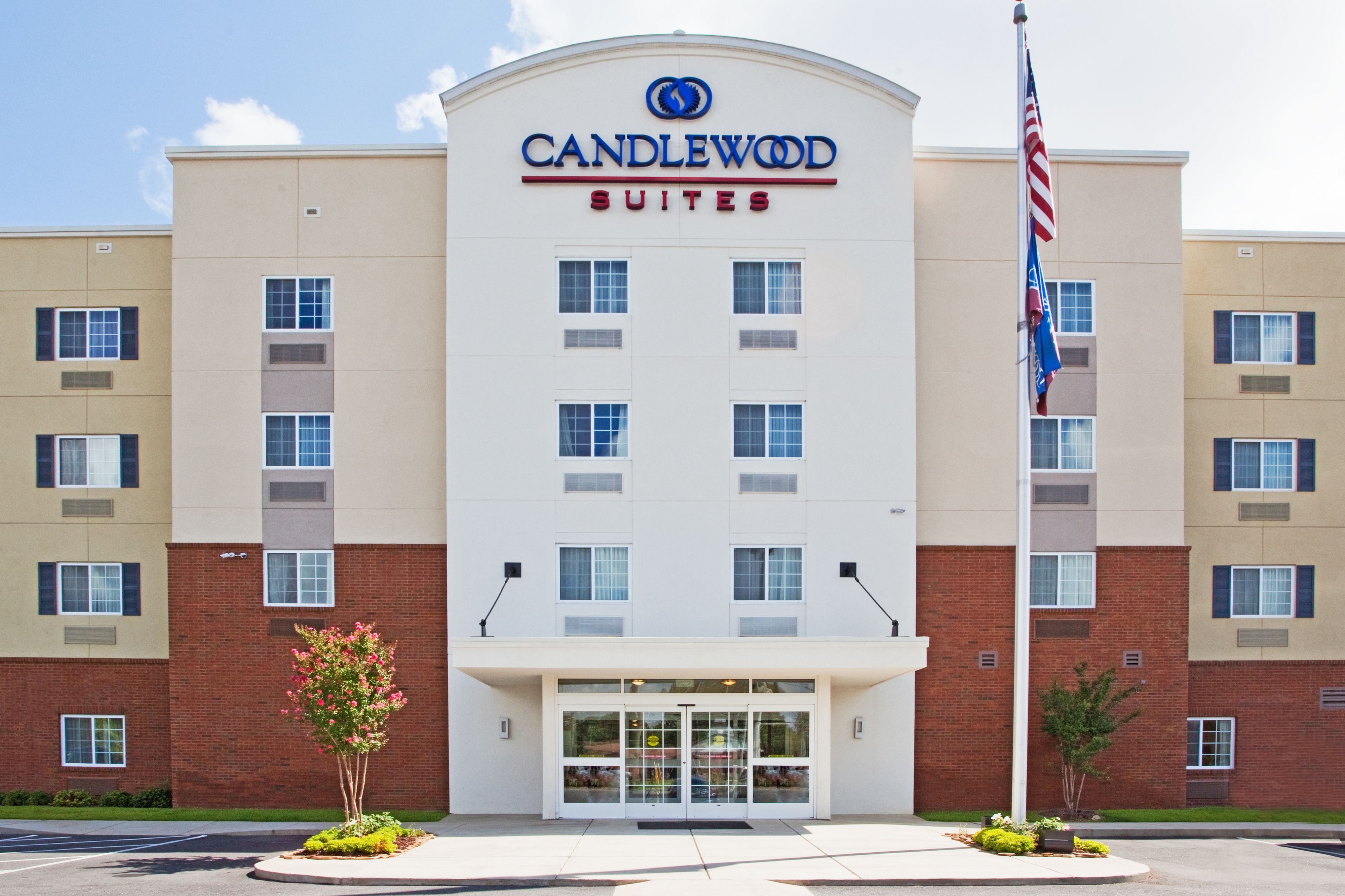candlewood-suites-columbus-2533340921-original.jpg