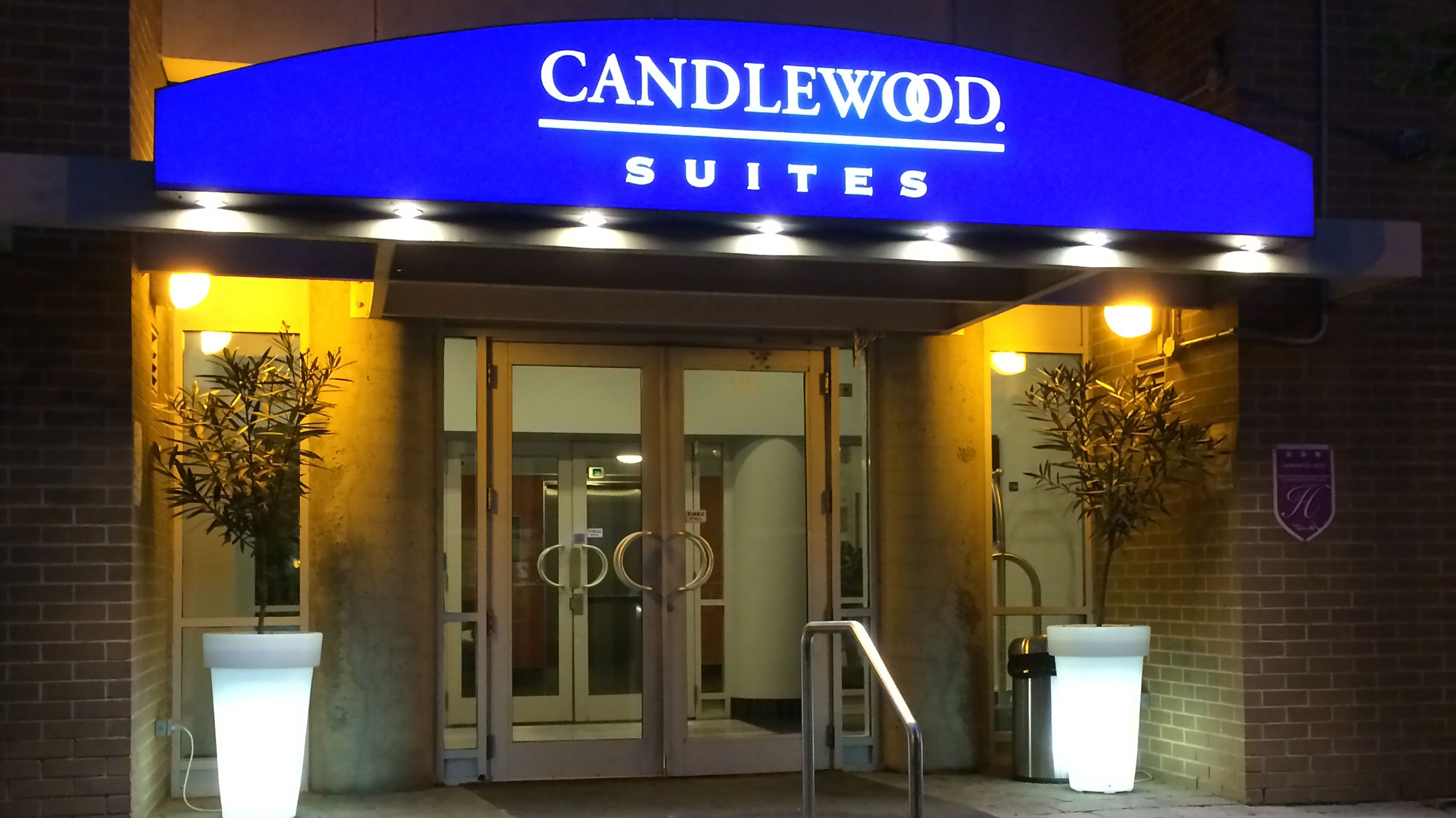 candlewood-suites-montreal-4602833727-original.jpg