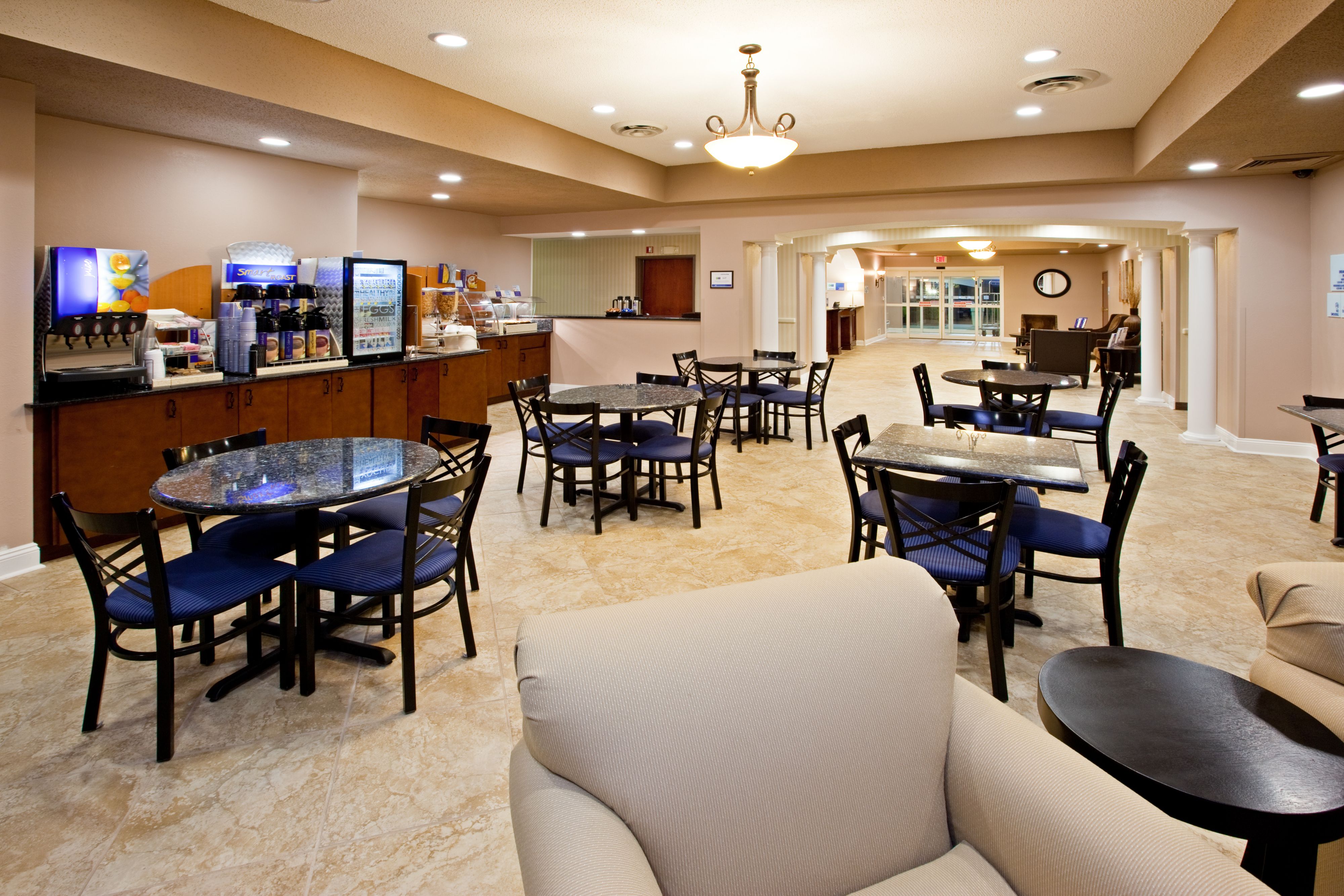 holiday-inn-express-and-suites-bedford-2532129657-original.jpg