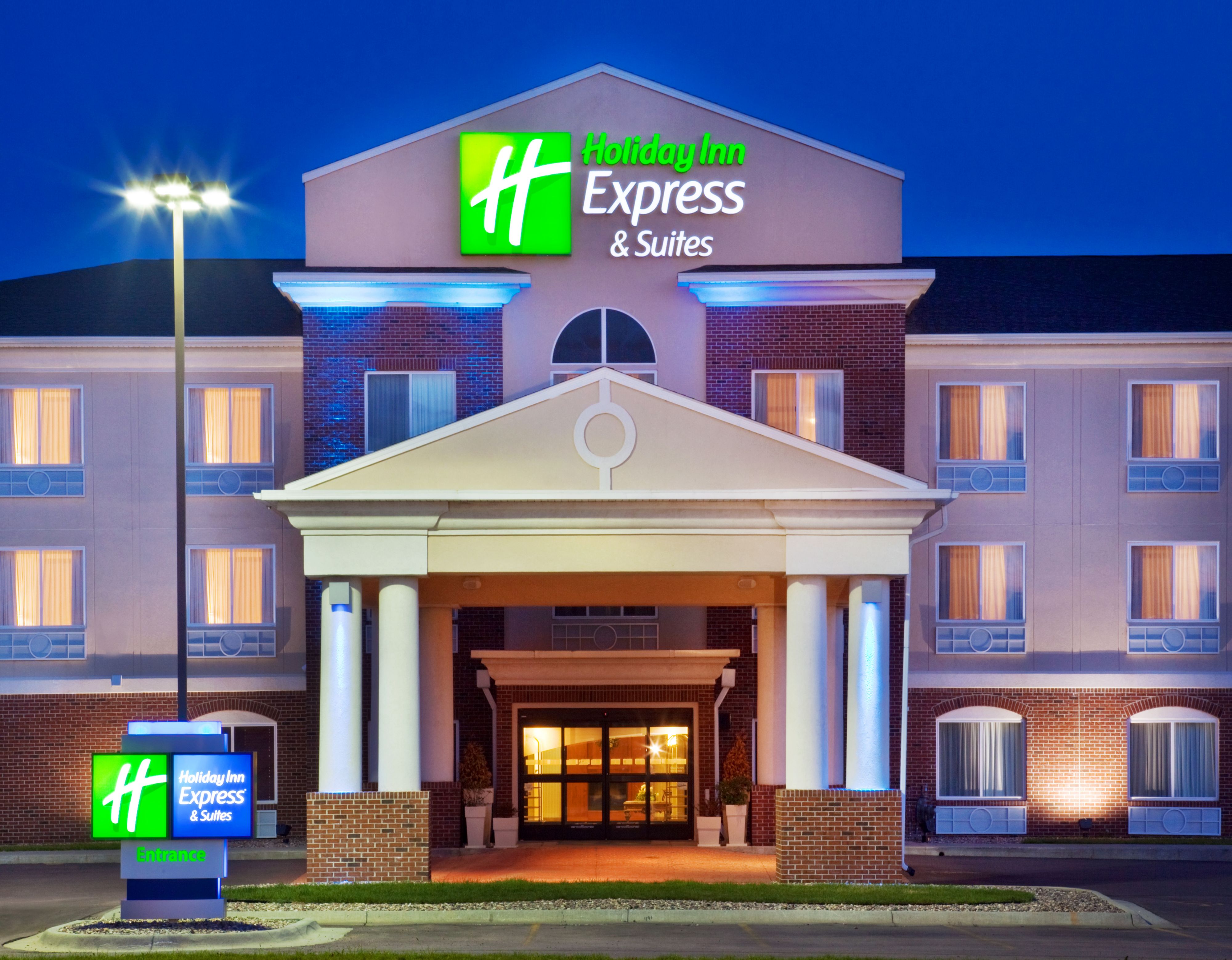holiday-inn-express-and-suites-le-mars-4292935112-original.jpg