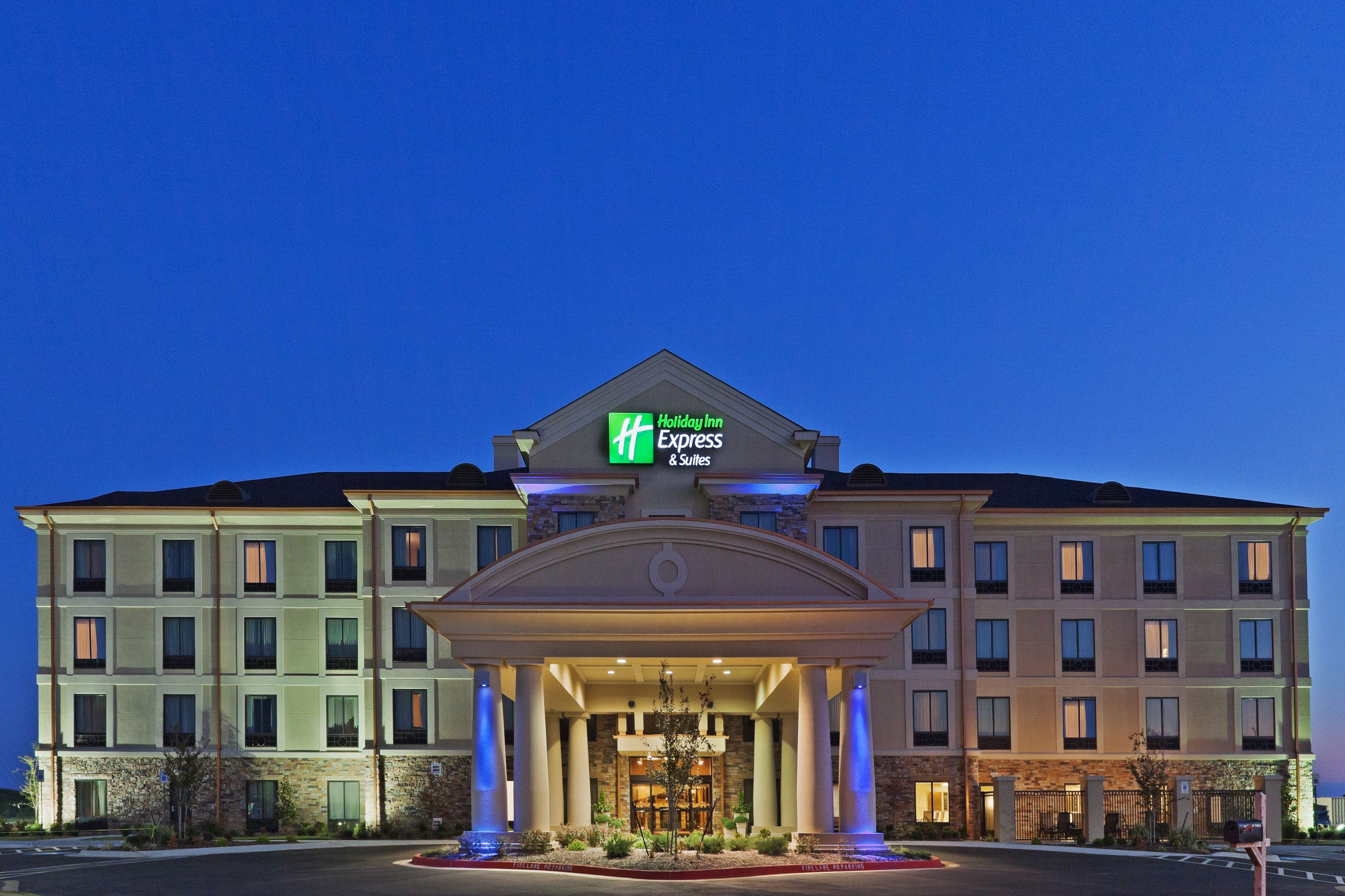 holiday-inn-express-and-suites-poteau-2532194136-original.jpg
