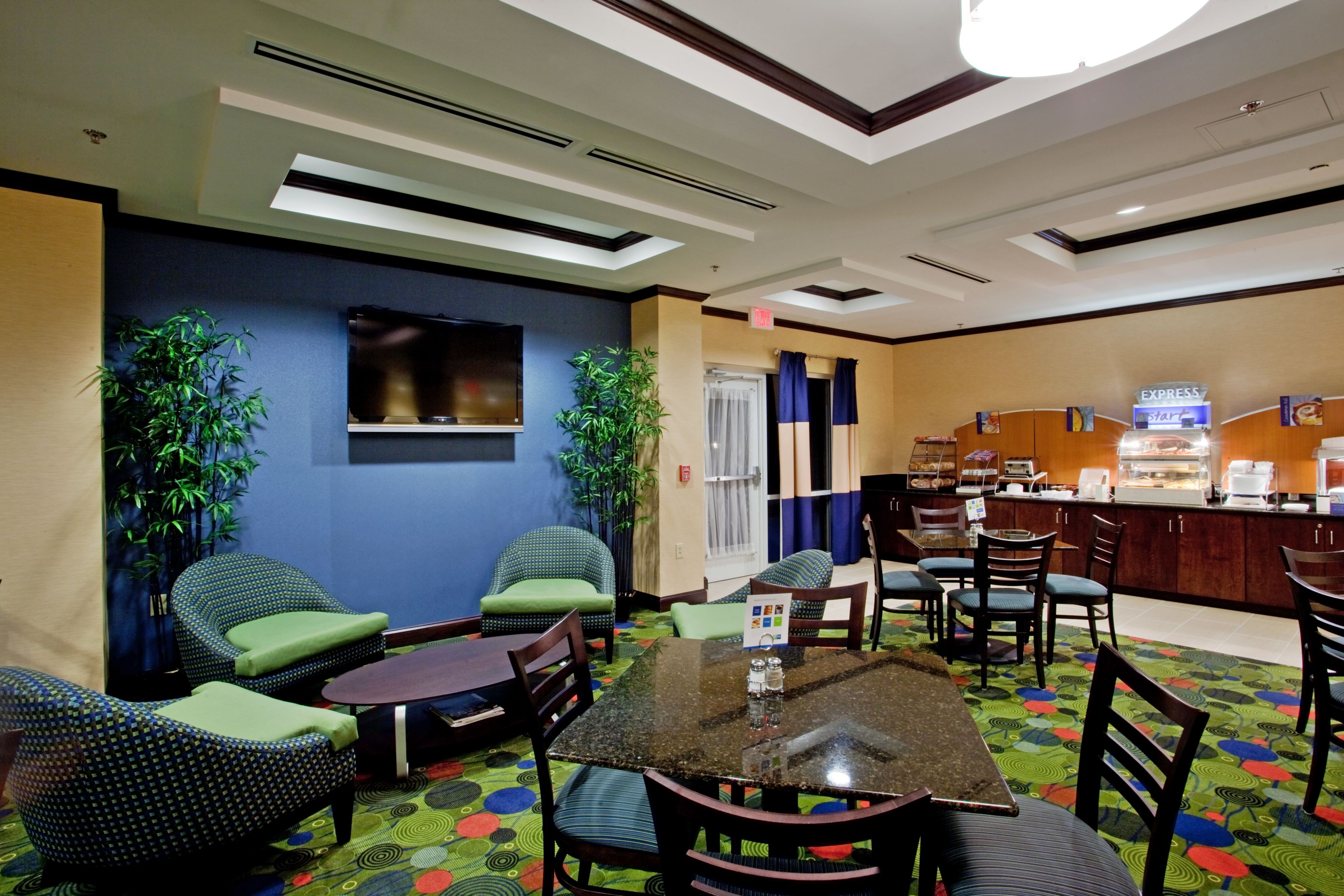 holiday-inn-express-and-suites-raleigh-2533190547-original.jpg
