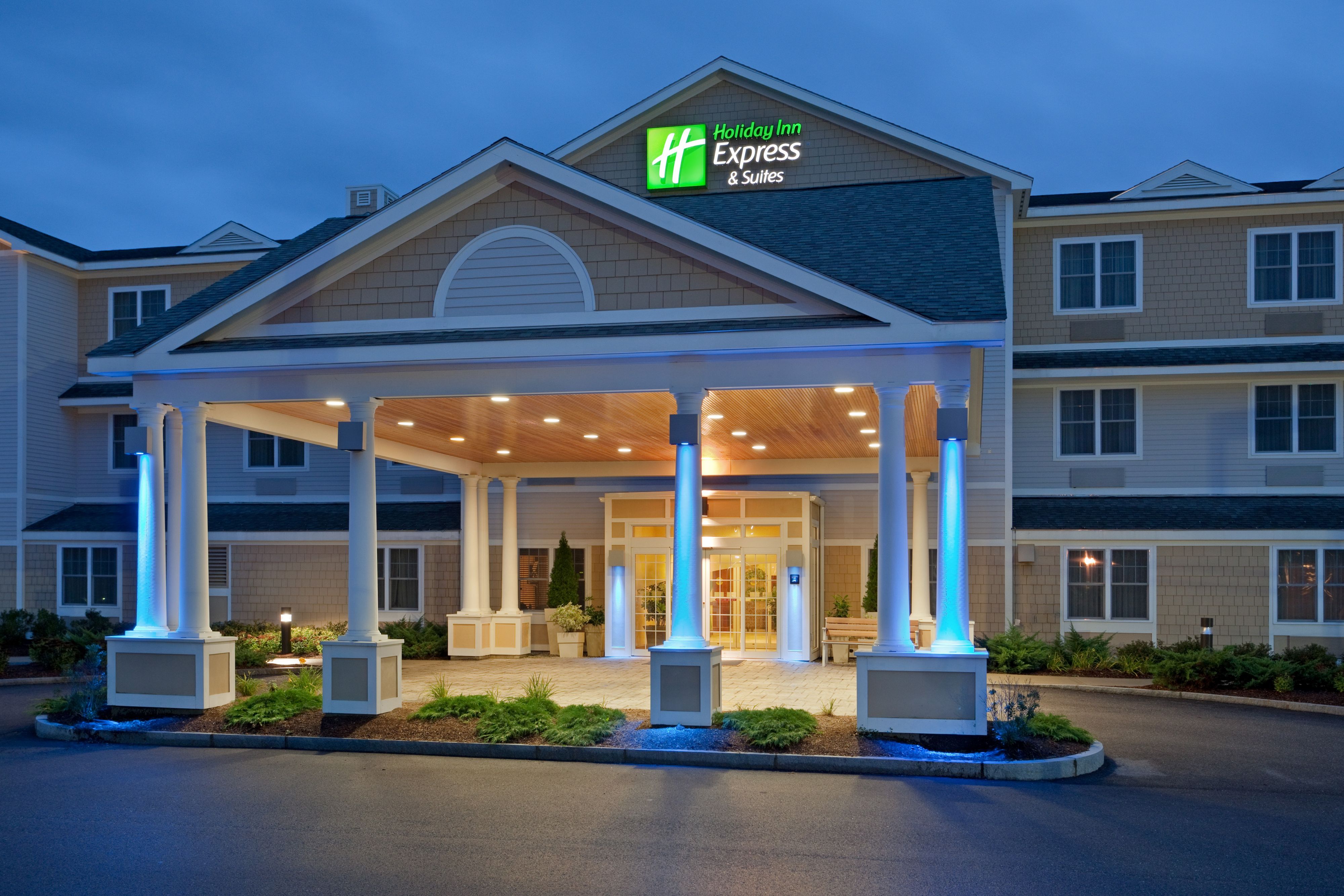 holiday-inn-express-and-suites-rochester-2533065840-original.jpg