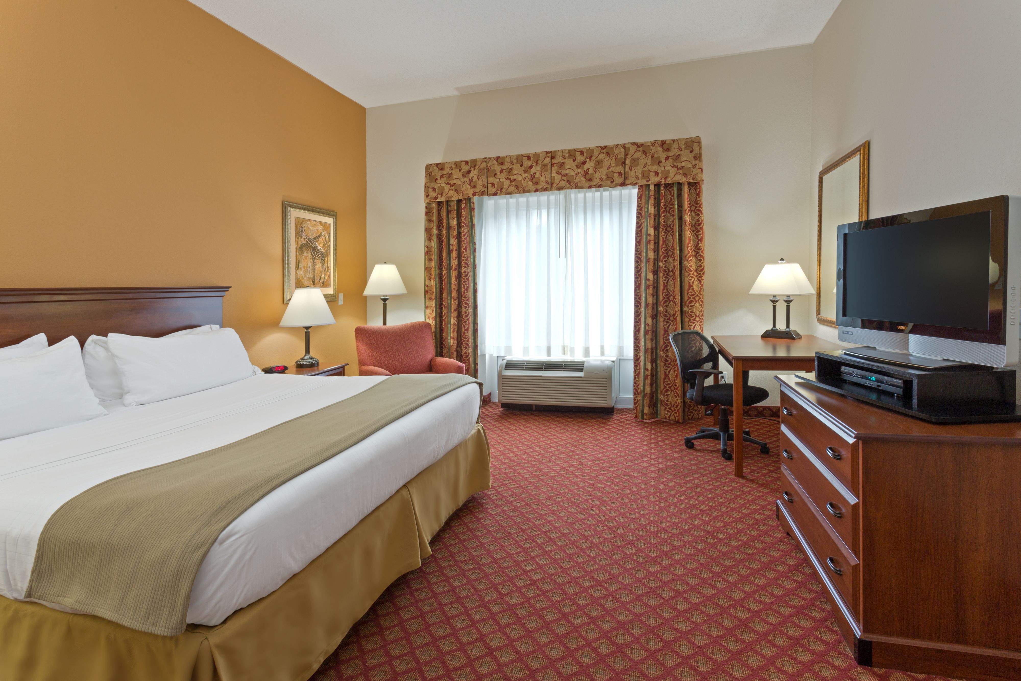 holiday-inn-express-and-suites-silver-springs-3862404390-original.jpg
