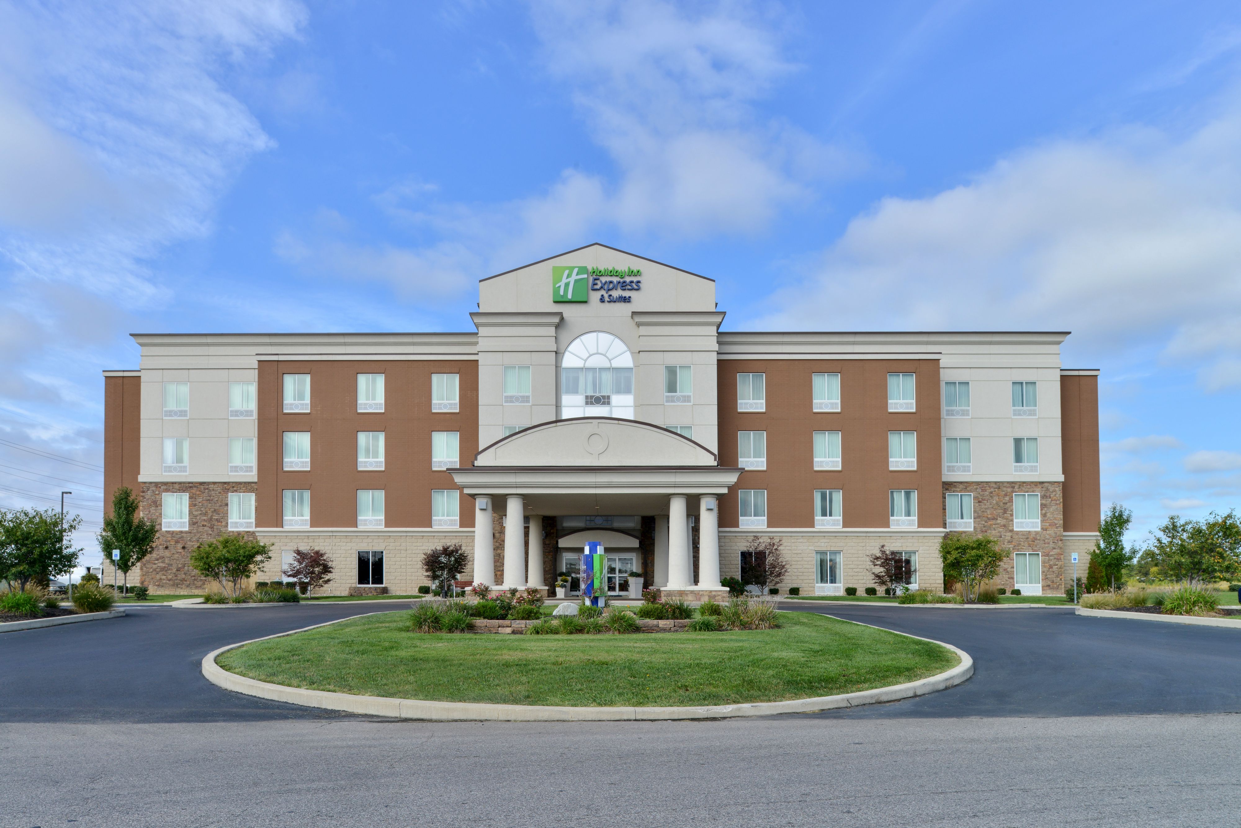 holiday-inn-express-and-suites-terre-haute-4186050981-original.jpg