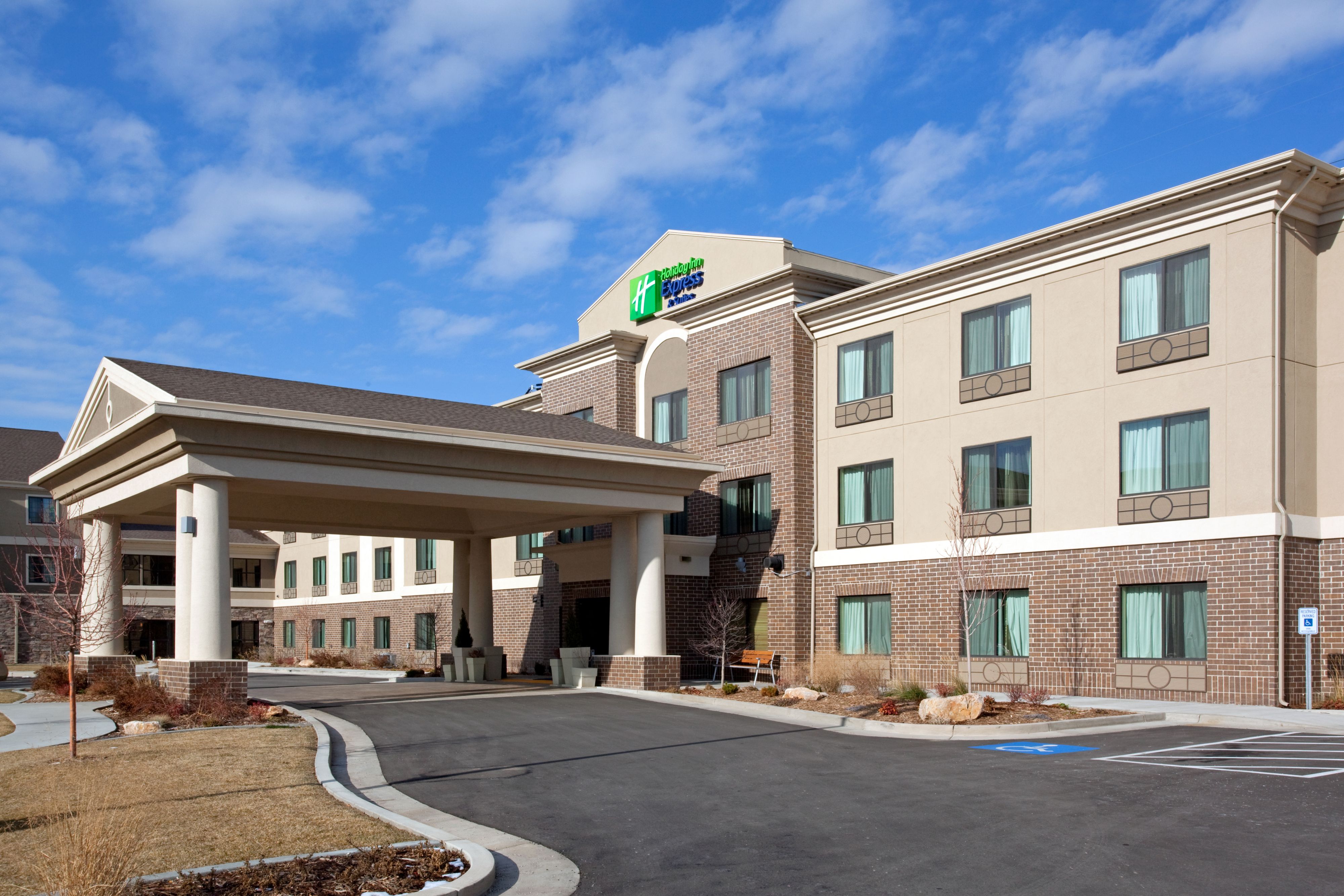 holiday-inn-express-and-suites-west-valley-city-2533149840-original.jpg