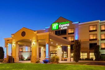 holiday-inn-express-and-suites-pasco-2532460520-original.jpg