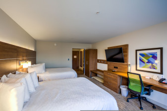 holiday-inn-express-and-suites-reedsville-5680202428-original.jpg