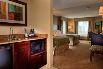 holiday-inn-hotel-and-suites-kamloops-3716260367-original.jpg